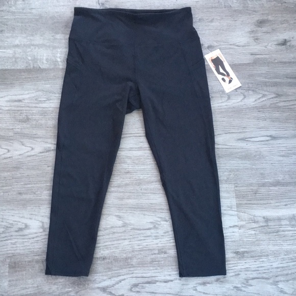 Head - Mesh Cropped Tight - Black - Picture 2 of 5